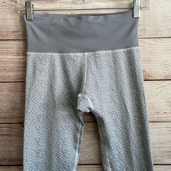 ATHLETA FLURRY BASE TIGHTS IN GRAY - Picture 2 of 5